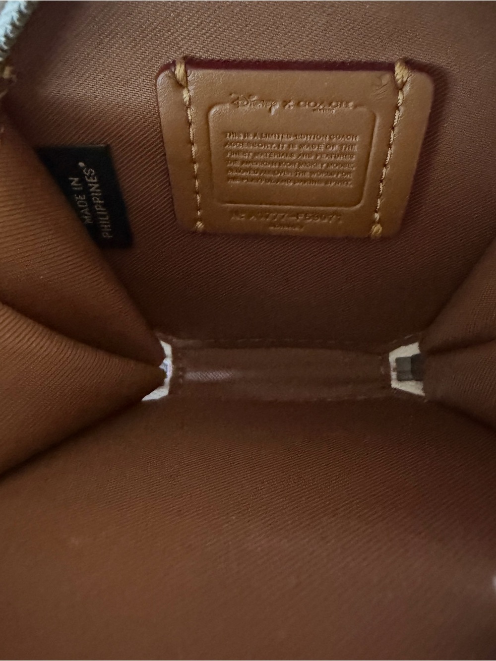 Coach Cream Mouse Ear Coin Purse - Picture 11 of 12